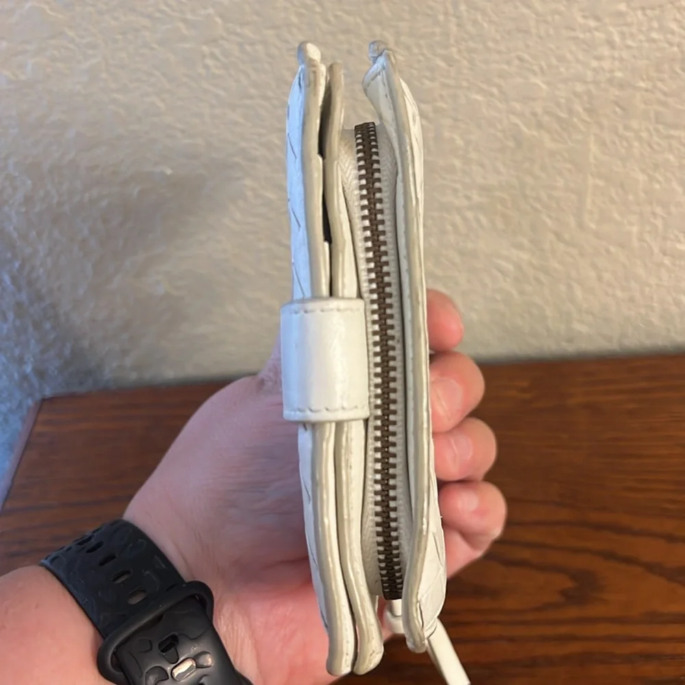 Bottega Veneta Authentic White bifold wallet